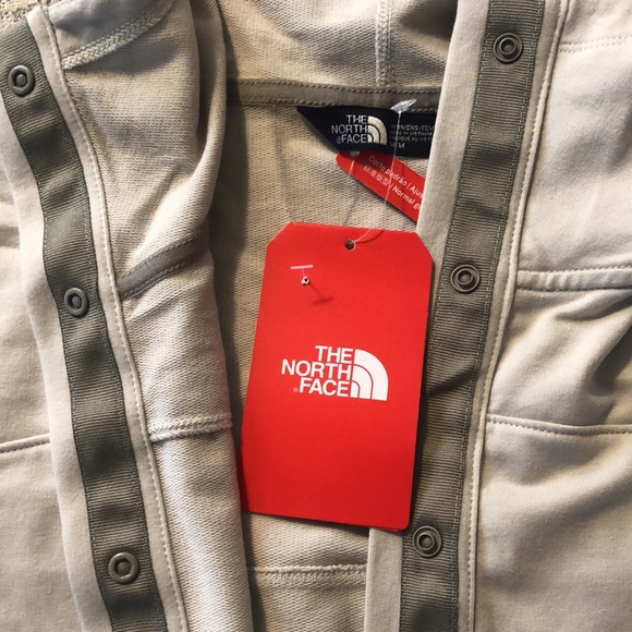 BNWT North Face Bayocean Hoodie - Picture 3 of 4